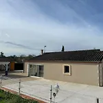 Dependance De 45m2 A Louer Saint-Vite