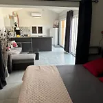 Dependance De 45m2 A Louer Saint-Vite