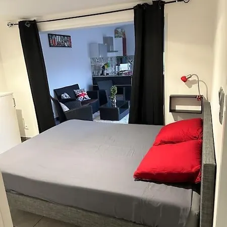 Διαμέρισμα Dependance De 45m2 A Louer Saint-Vite