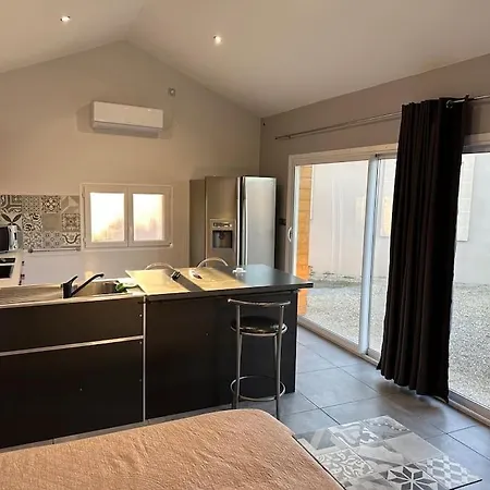 Apartment Dependance De 45m2 A Louer