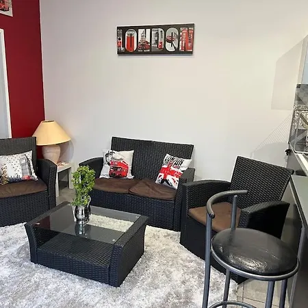 Apartment Dependance De 45m2 A Louer *