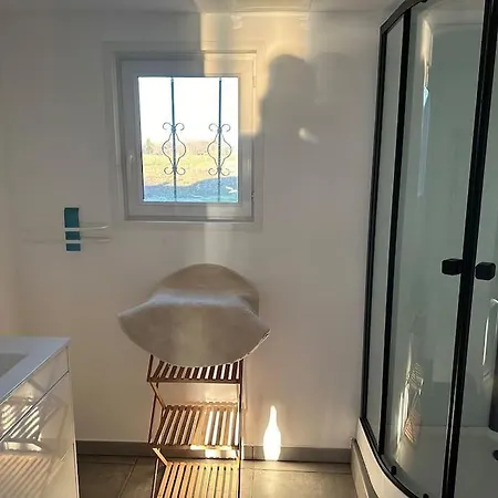 Διαμέρισμα Dependance De 45m2 A Louer Saint-Vite