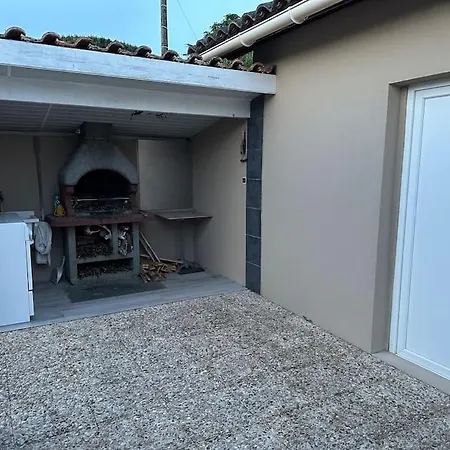 Dependance De 45m2 A Louer * Saint-Vite