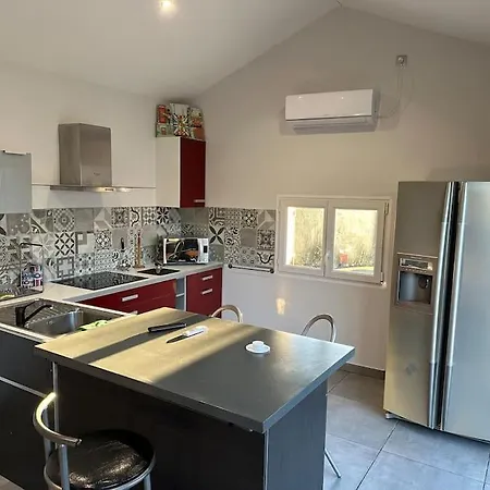 Dependance De 45m2 A Louer Apartament Saint-Vite