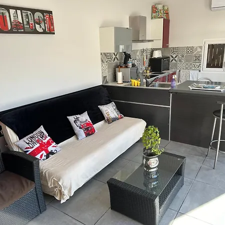 Apartment Dependance De 45m2 A Louer *