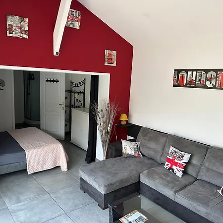 Dependance De 45m2 A Louer *