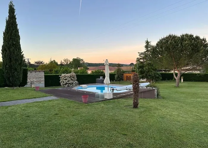 Dependance De 45m2 A Louer * Saint-Vite