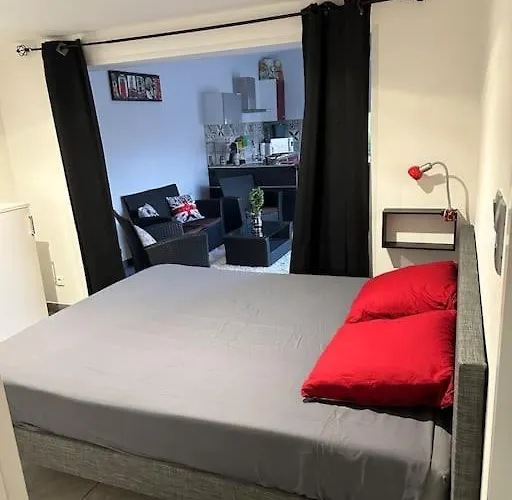 Lejlighed Dependance De 45m2 A Louer Saint-Vite