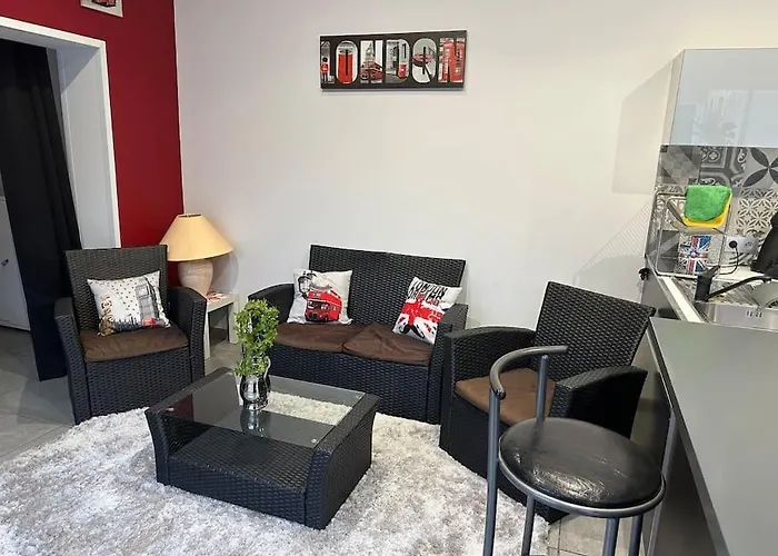 Apartment Dependance De 45m2 A Louer *