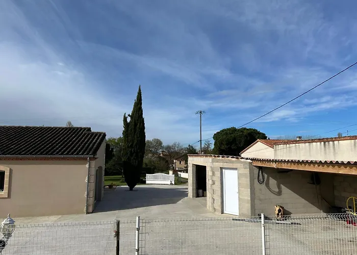Dependance De 45m2 A Louer * Saint-Vite